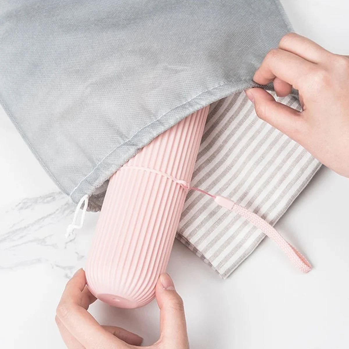 Bærbart Etui for Tannbørste og Tannkrem – Reise- og Campingboks som Beskytter mot Skitt og Skade