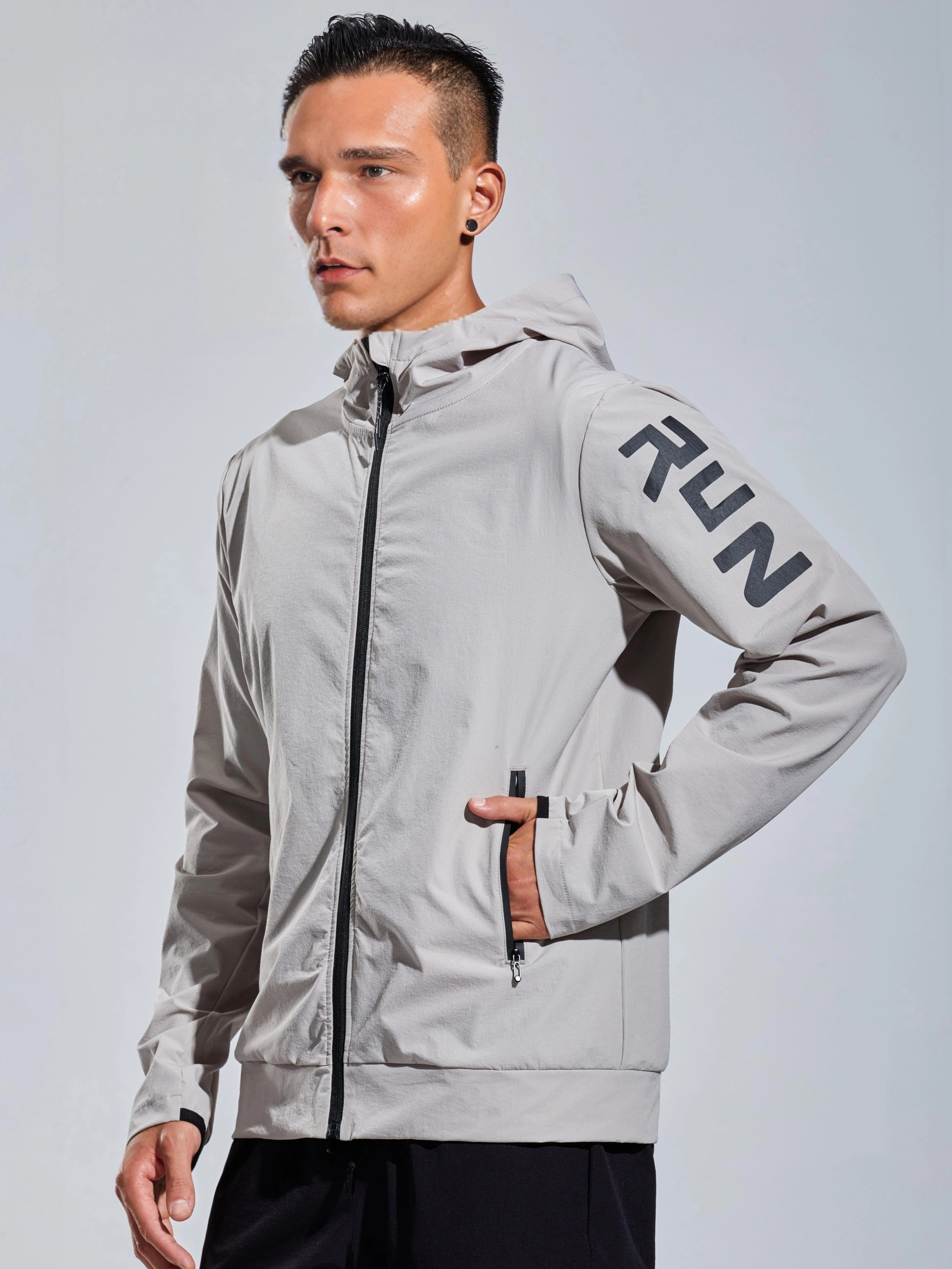 Herrejakke med Hette og "RUN"-Trykk – Sporty Vindjakke for Høst og Vinter