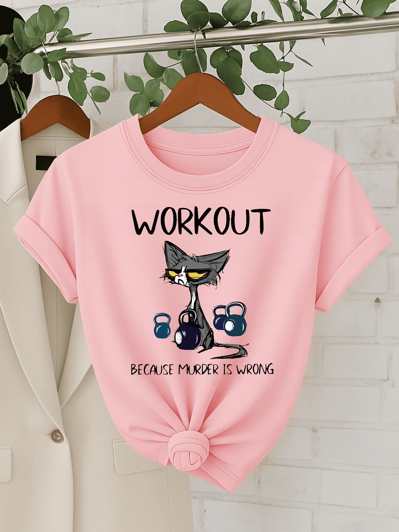 Dame T-skjorte – "Tren fordi mord er galt" med Katt & Kettlebells – Svart, Komfortpassform
